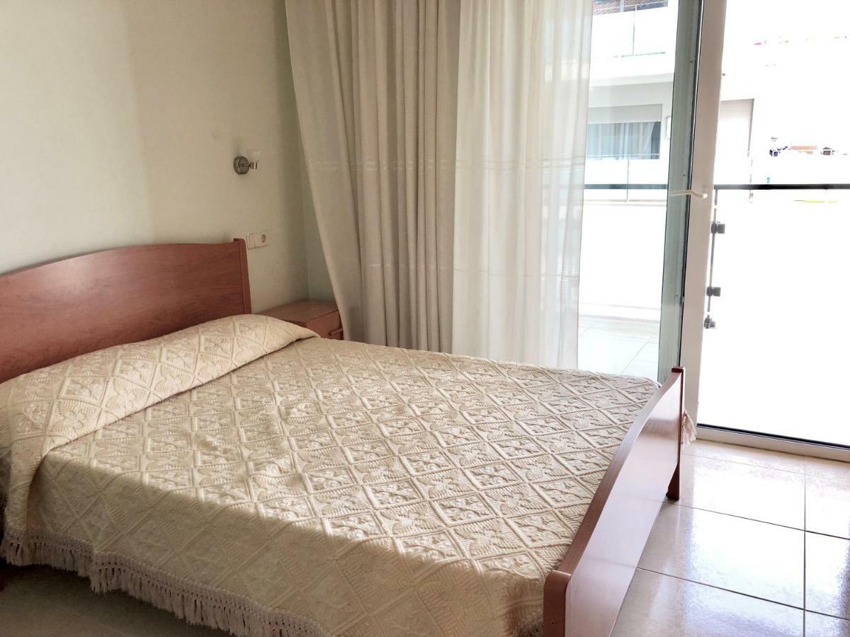 Apartamentos Benet Roses Exterior foto